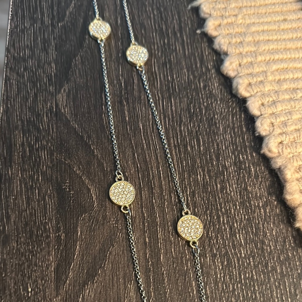Beautiful chain silver tone as far as I know